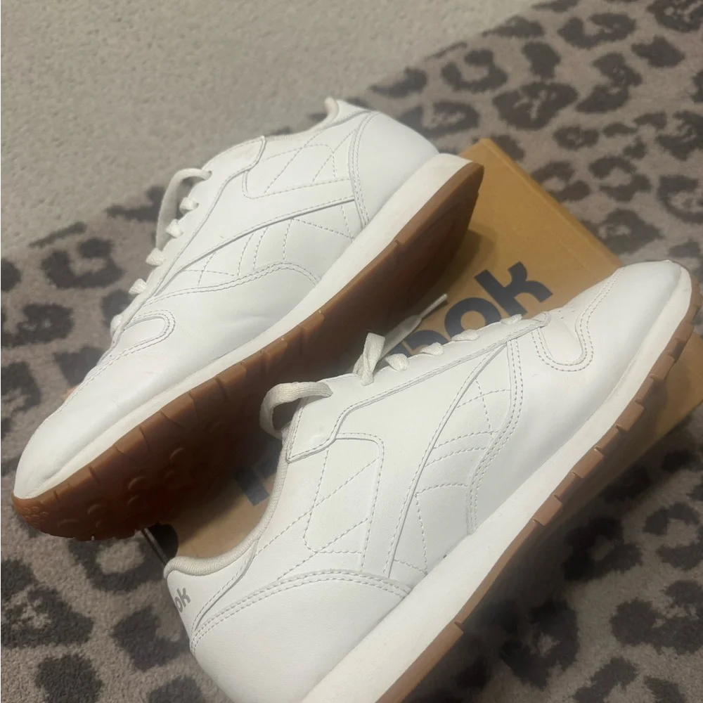 Reebok White Leather Sneakers with Gum Outsole - Picture 6 of 10